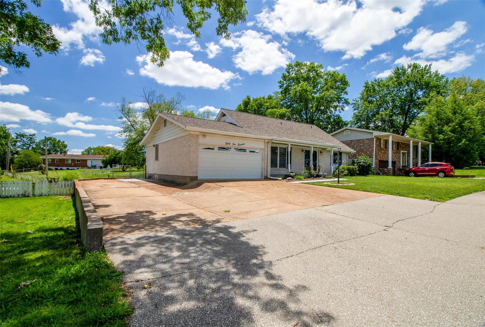 3114 Ringer Road Mehlville, MO 63125 - Photo 5 of 45 Gallery Image 5