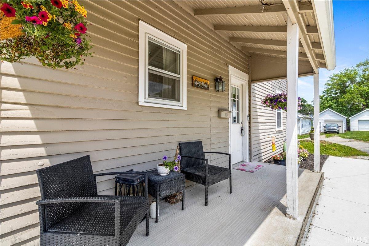 306 Best Street Winchester, IN 47394 - Photo 3 of 32