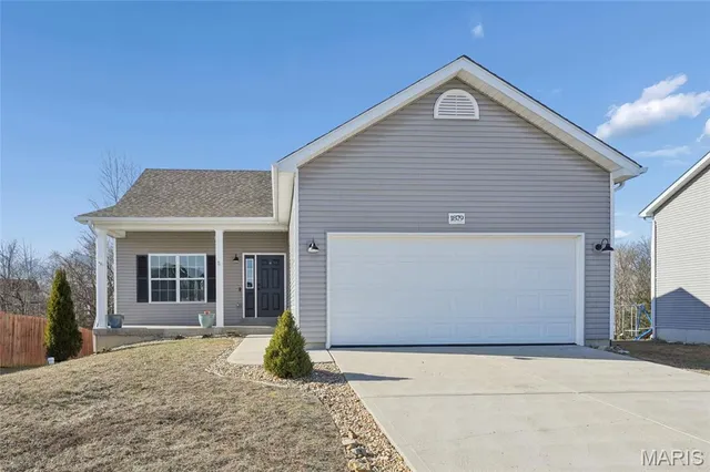 $319,900 | 1879 Waters Edge Way, Pevely, MO 63070
