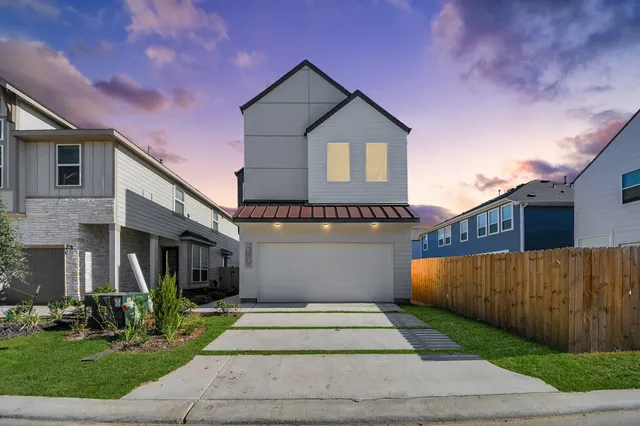 $395,000 | 9141 Besos Lane, Houston, TX 77051