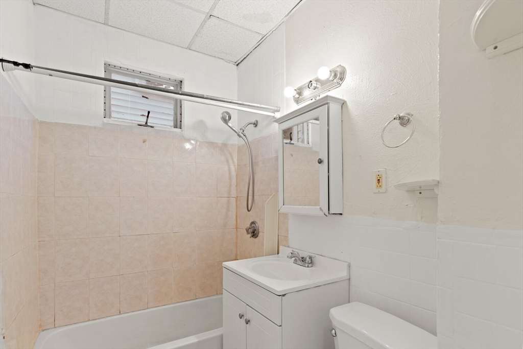 22 Elm Street Lynn, MA 01905 - Photo 13 of 35