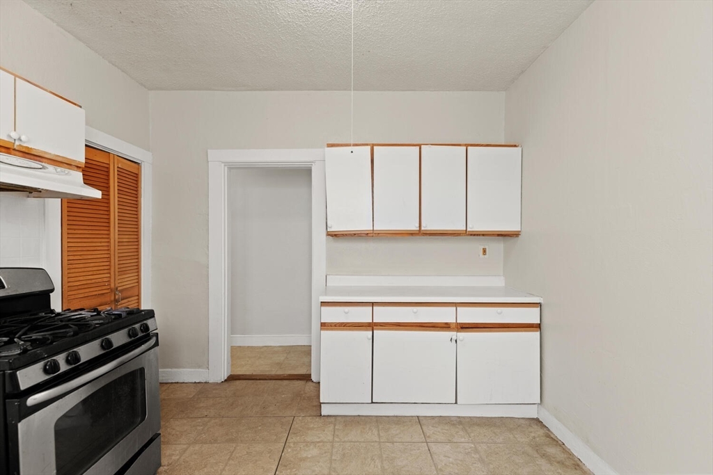 22 Elm Street Lynn, MA 01905 - Photo 18 of 35