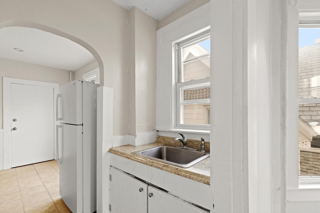 22 Elm Street Lynn, MA 01905 - Photo 28 of 35