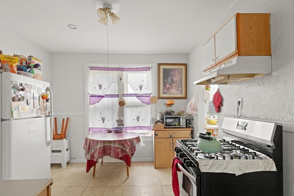 22 Elm Street Lynn, MA 01905 - Photo 4 of 35