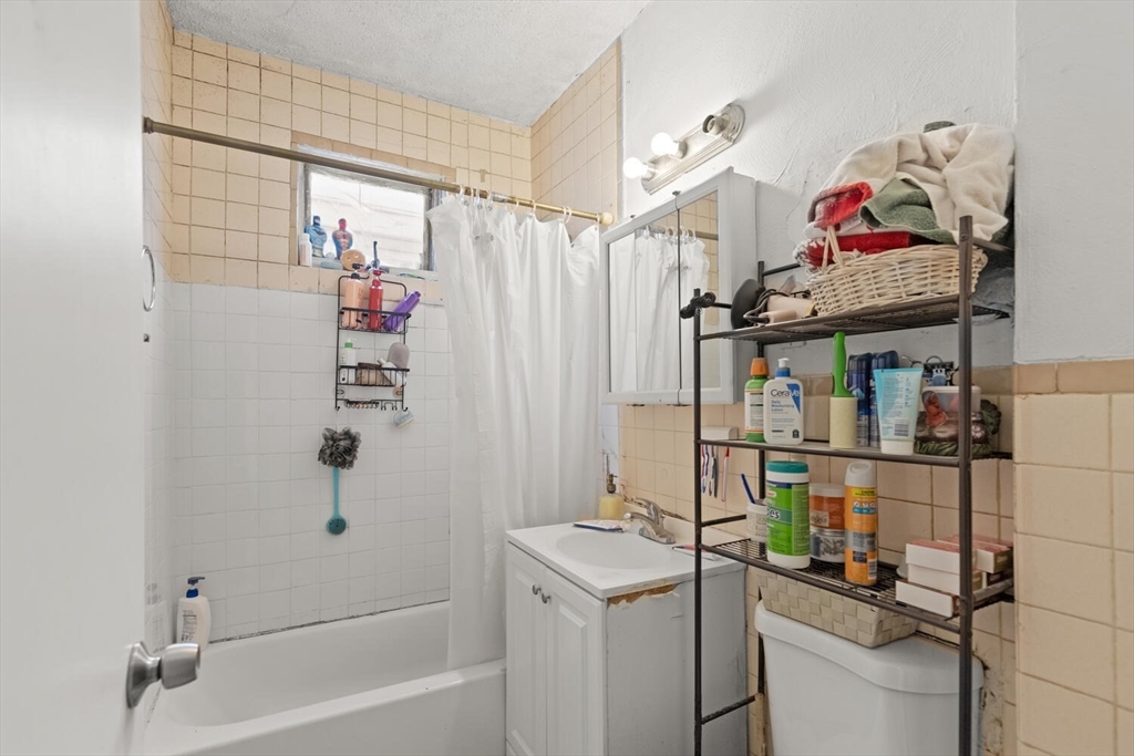 22 Elm Street Lynn, MA 01905 - Photo 7 of 35