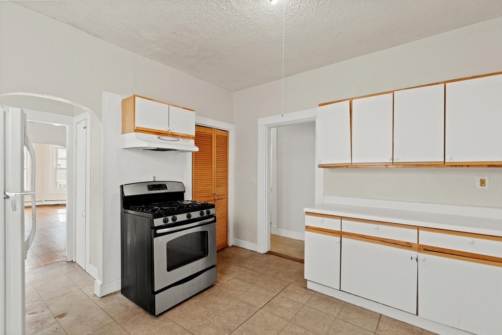 22 Elm Street Lynn, MA 01905 - Photo 10 of 35