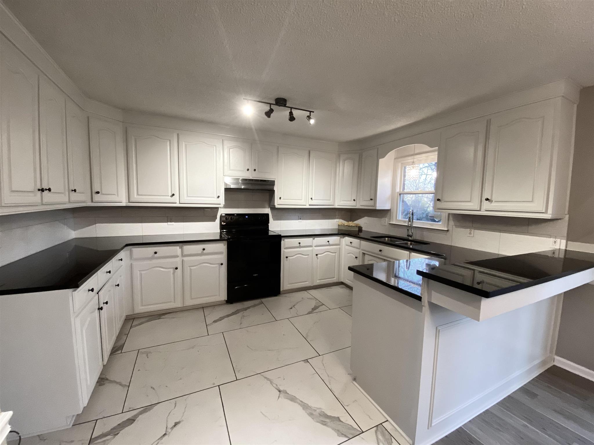2841 Country Club Road Spartanburg, SC 29302 - Photo 4 of 25 Gallery Image 4