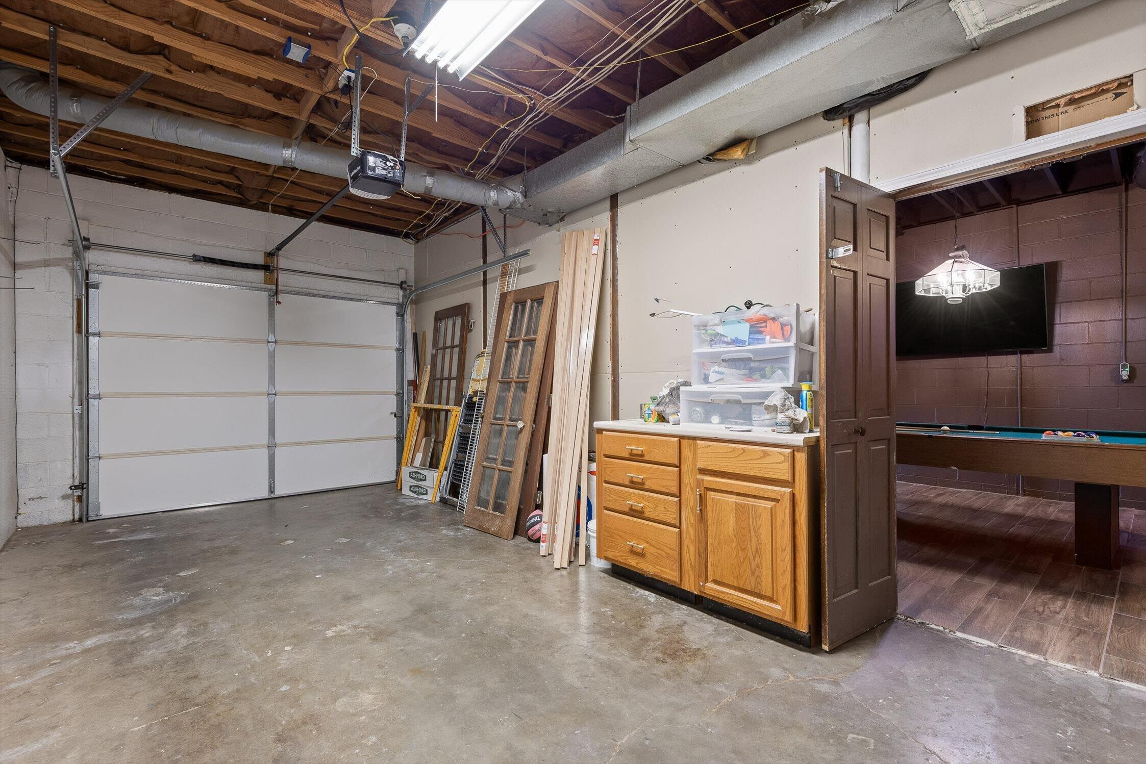 3517 Windsor Circle Cleveland, TN 37312 - Photo 40 of 52 Garage