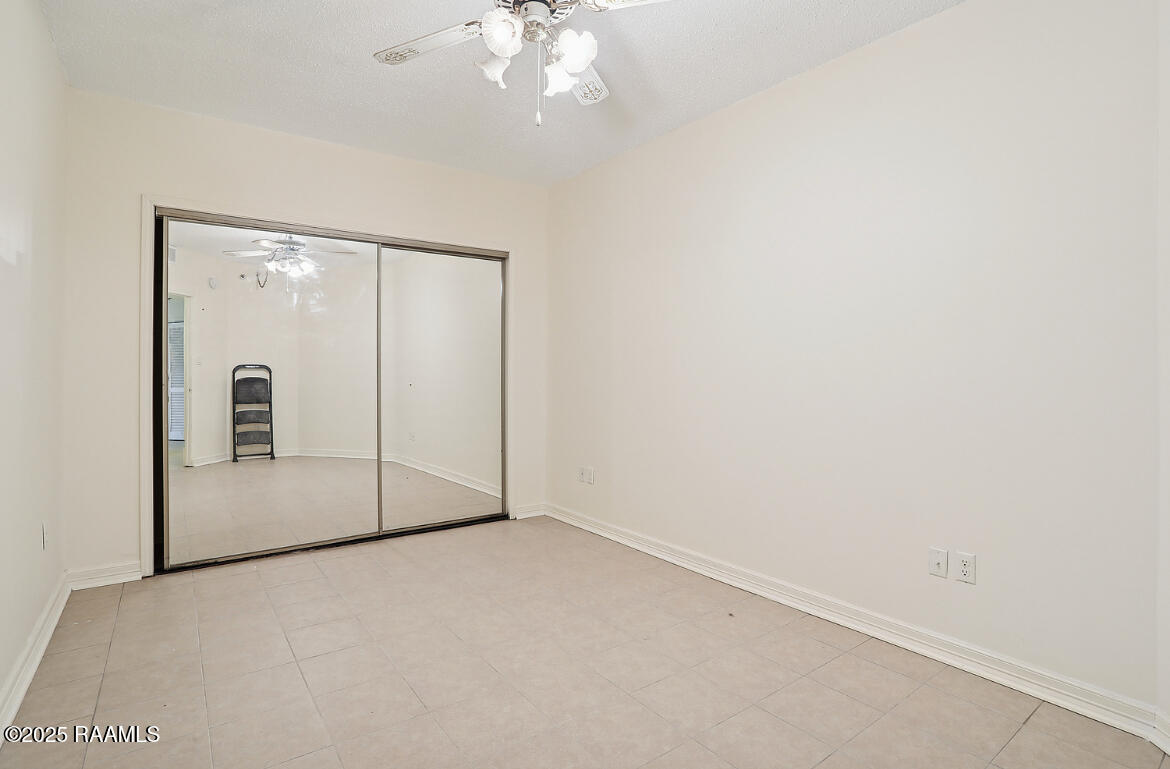 11550 Southfork Avenue, Unit 117 Baton Rouge, LA 70816 - Photo 11 of 14 Guest Bedroom