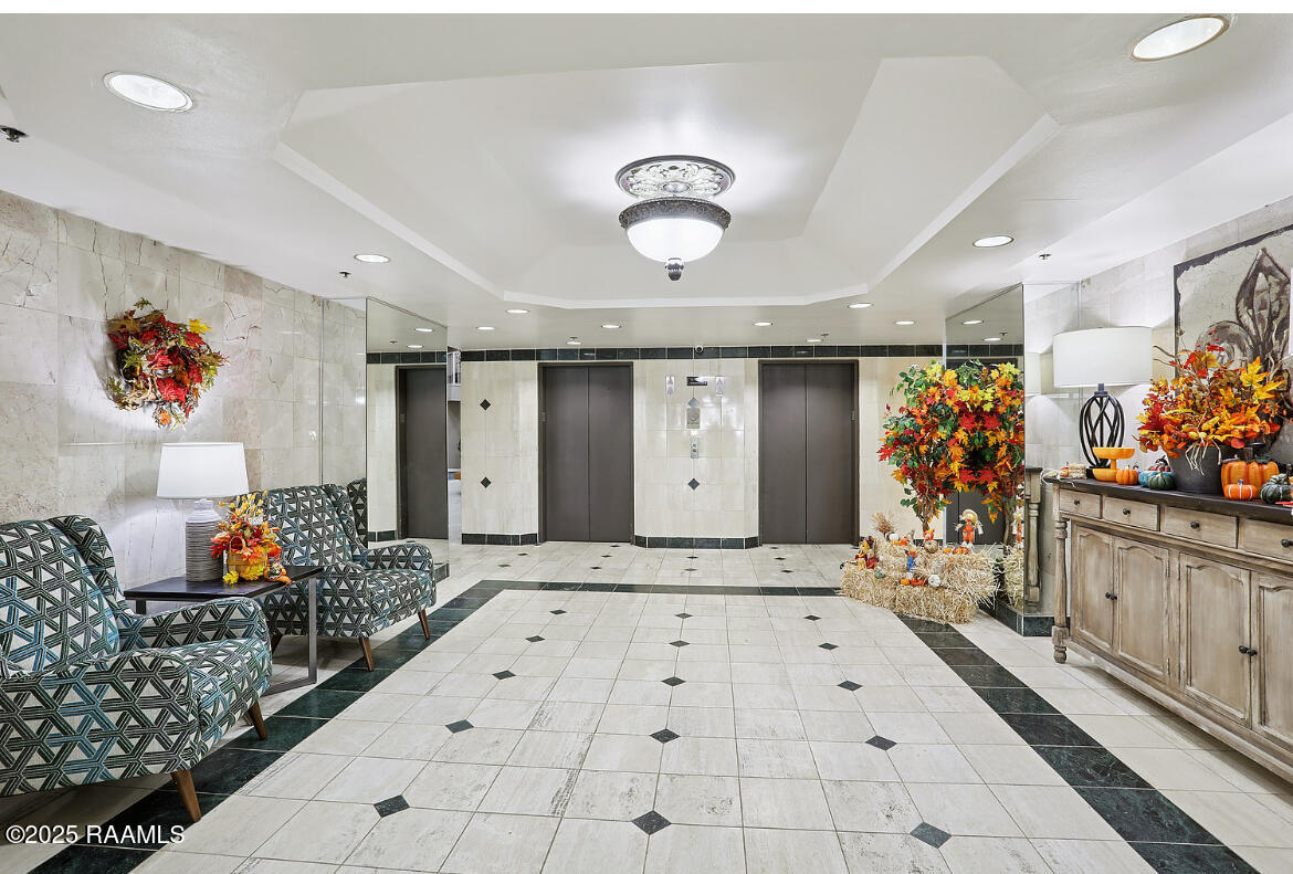 11550 Southfork Avenue, Unit 117 Baton Rouge, LA 70816 - Photo 2 of 14 Front Lobby