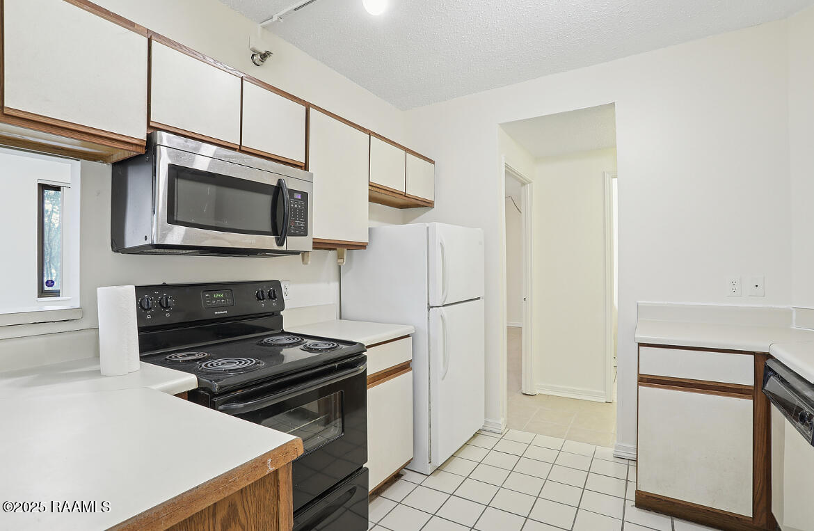 11550 Southfork Avenue, Unit 117 Baton Rouge, LA 70816 - Photo 6 of 14 Kitchen 1