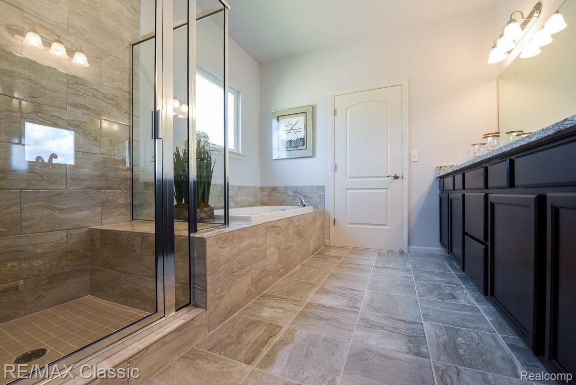 49287 Hawksburry Road Canton, MI 48188 - Photo 37 of 95 0062.jpg
