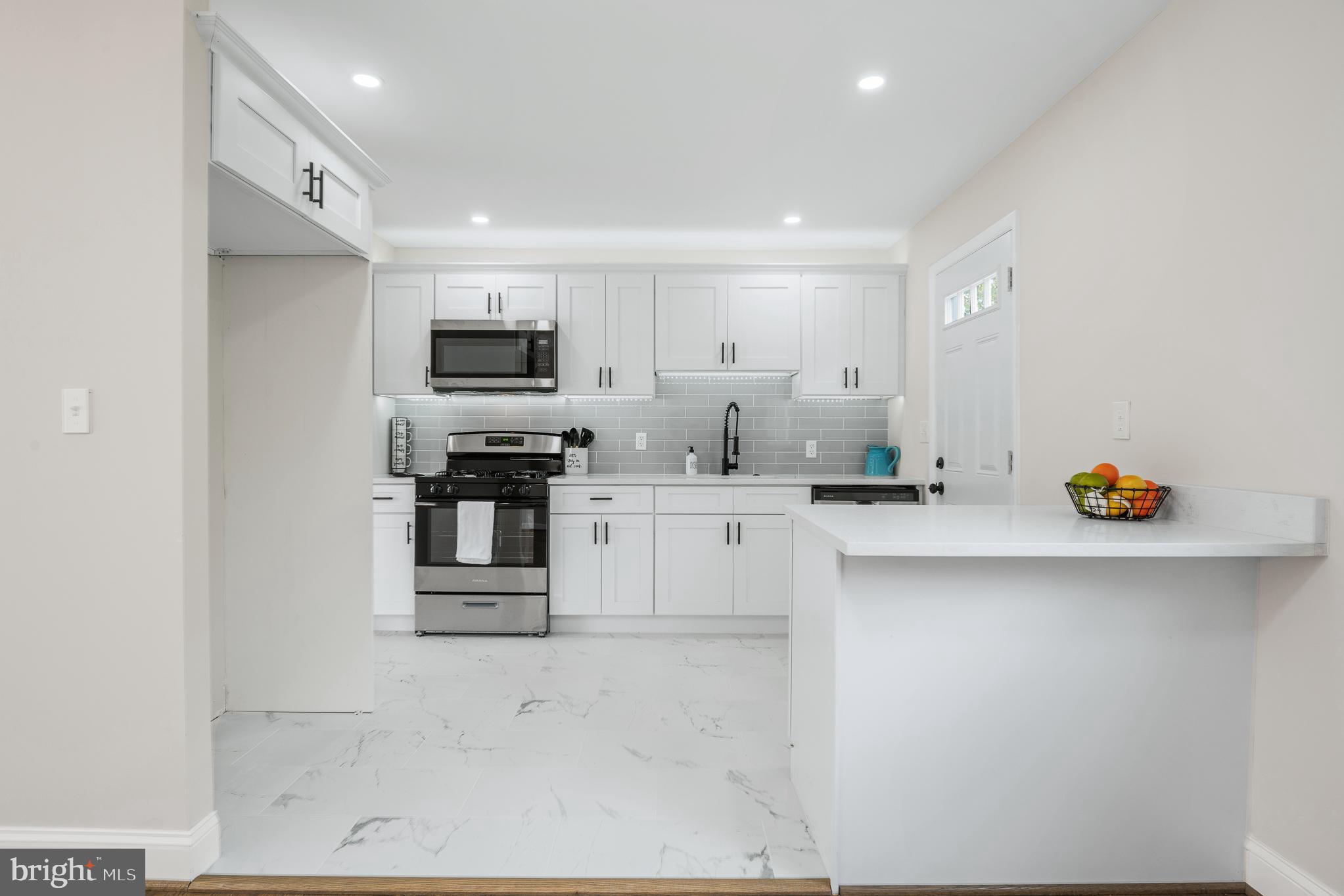 3113 Lakehurst Avenue District Heights, MD 20747 - Photo 5 of 57