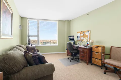 $599,500 | 501 North Clinton Street, Unit 2505, Chicago, IL 60654
