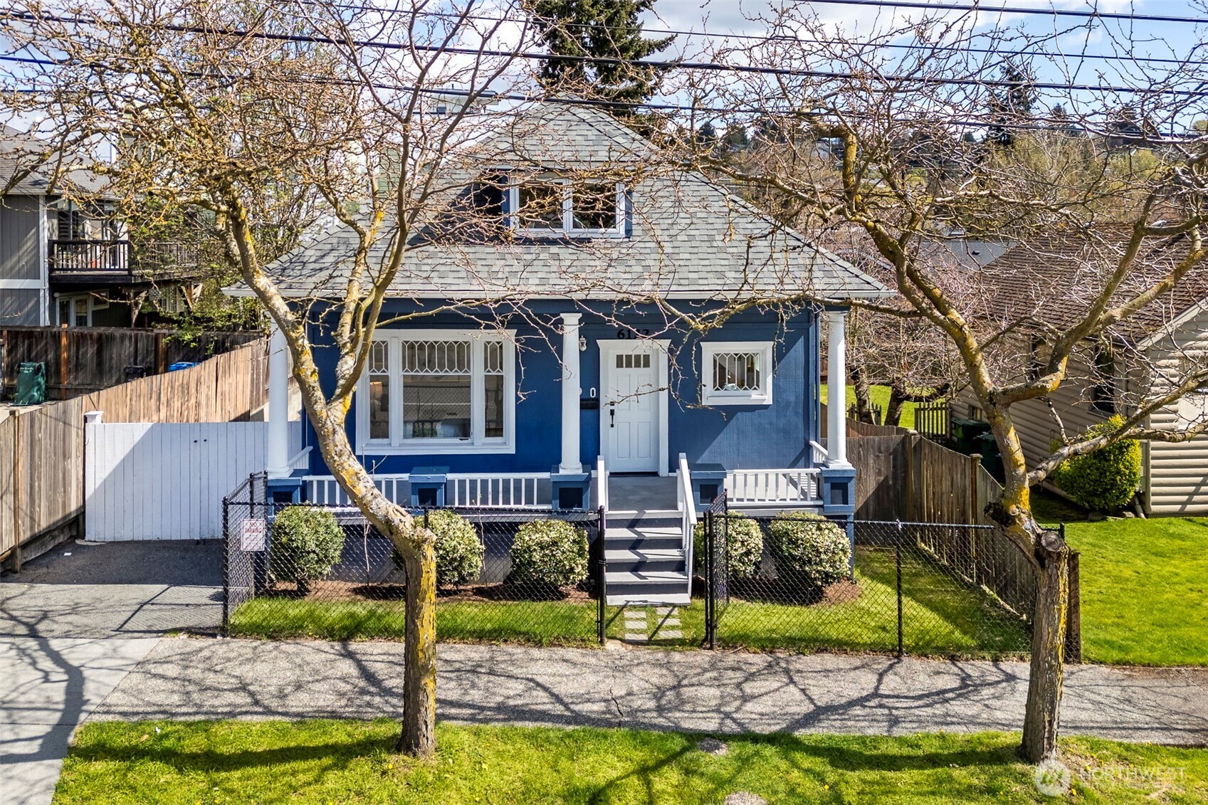 6122 8th Avenue Northwest Seattle, WA 98107 - Photo 1 of 27