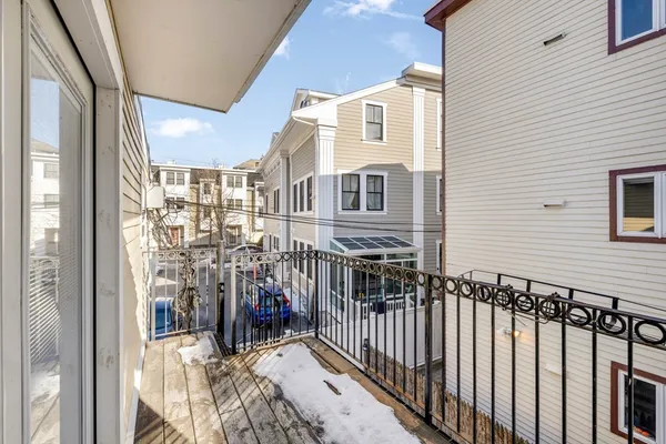 $4,300 | 571 Somerville Avenue, Unit A, Somerville, MA 02143
