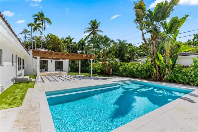 $3,295,000 | 1426 Robbia Avenue, Coral Gables, FL 33146
