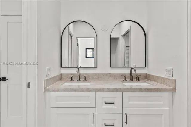 $3,295,000 | 1426 Robbia Avenue, Coral Gables, FL 33146