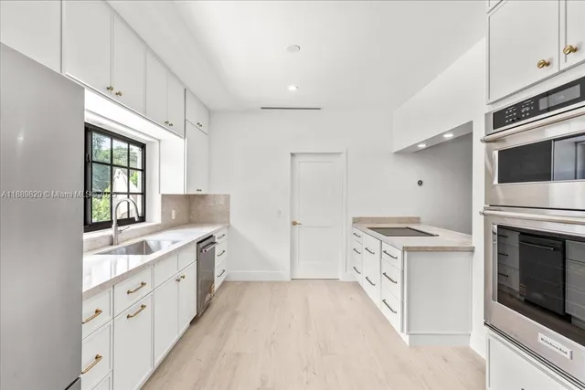 $3,295,000 | 1426 Robbia Avenue, Coral Gables, FL 33146