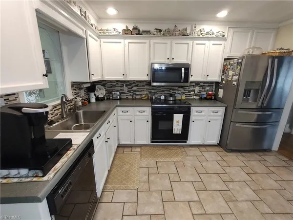 $385,000 | 3811 Willowood Drive, Clemmons, NC 27012