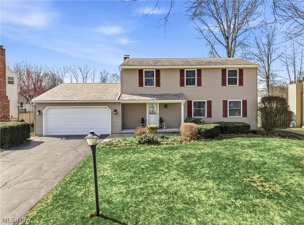 $345,000 | 8984 Sherwood Drive Northeast, Warren, OH 44484