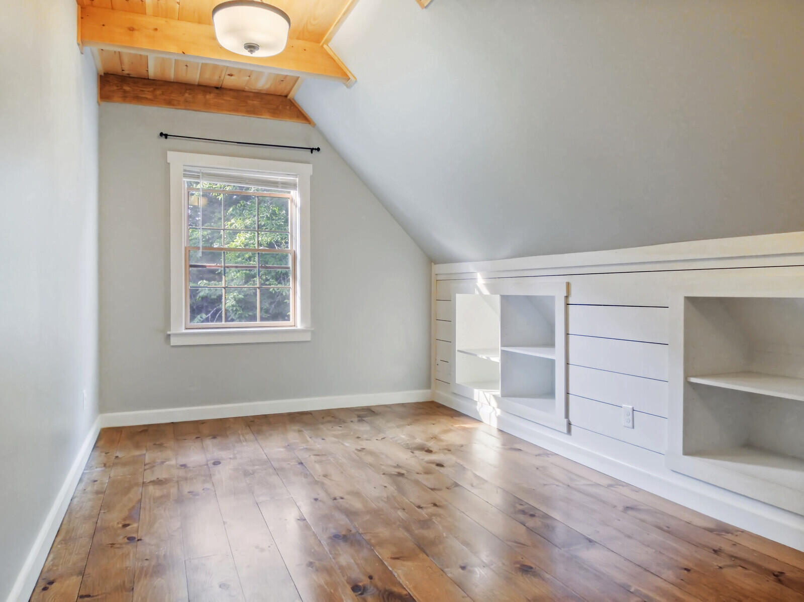 86 Skidmore Road North Anson, ME 04958 - Photo 37 of 70 Upstairs bed 2