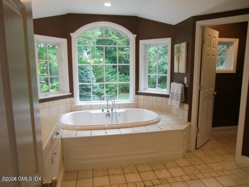 147 Shore Road Old Greenwich, CT 06870 - Photo 9 of 15 9
