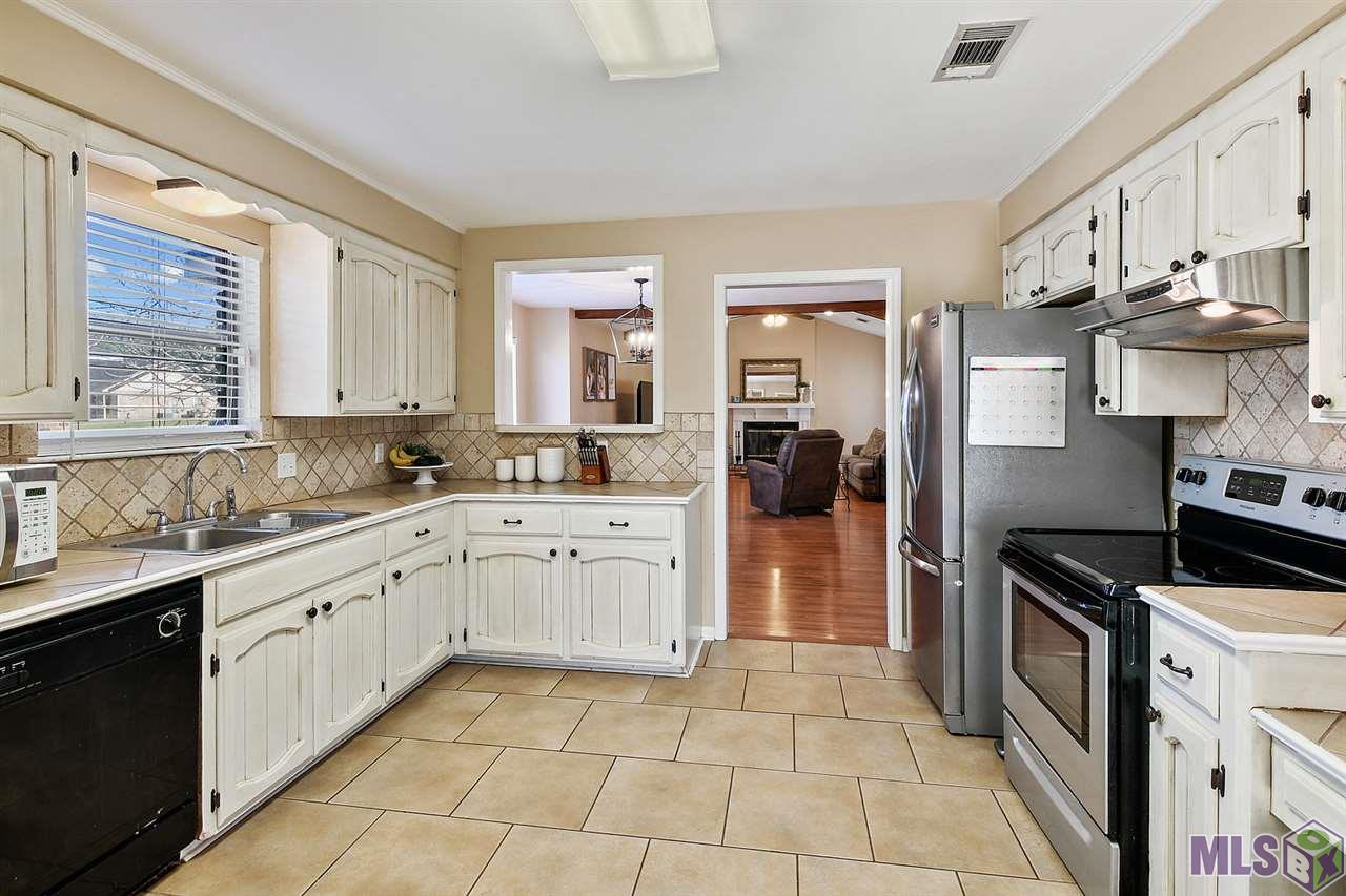 15073 Ridgewood Avenue Prairieville, LA 70769 - Photo 3 of 10 Gallery Image 3