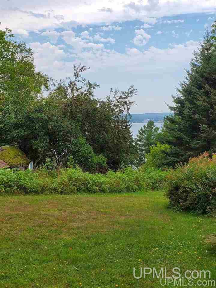 16635 Bayshore Road Lanse, MI 49946 - Photo 5 of 30 Gallery Image 5