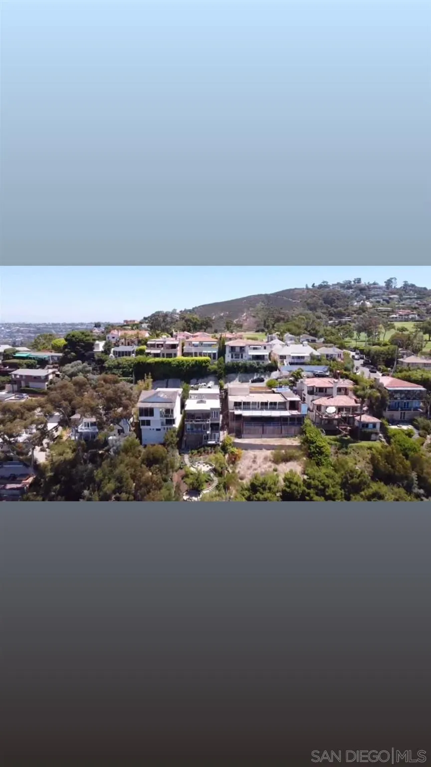 7520 Mar La La Jolla, CA 92037 - Photo 10 of 19 a view of a city