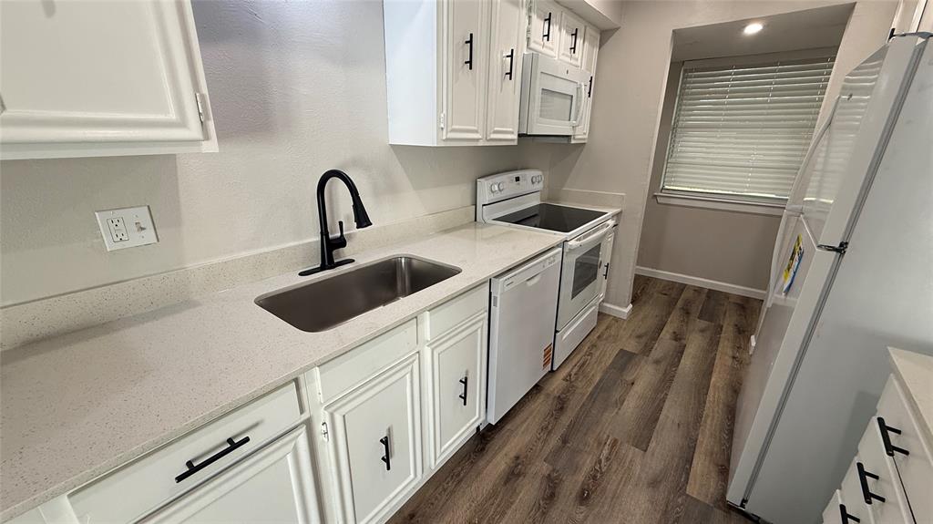 1723 East Grauwyler Road, Unit 122 Irving, TX 75061 - Photo 4 of 16