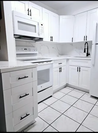 $1,800 | 8701 Southwest 141st Street, Unit B8, Palmetto Bay, FL 33176