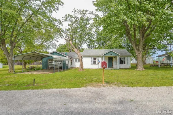 $5,000 | 122 North Arthur Street, Centralia, IL 62801