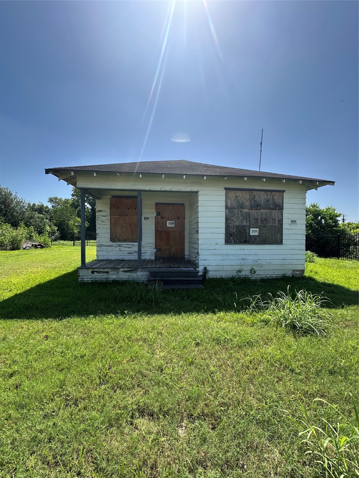 10809 Telephone Road Houston, TX 77075 - Photo 7 of 11 a front view of a house with garden