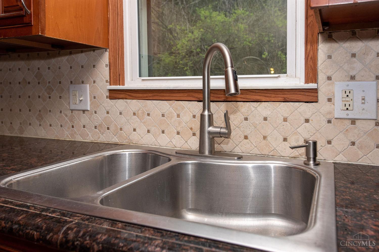 6870 Mullen Road Cincinnati, OH 45247 - Photo 16 of 46
