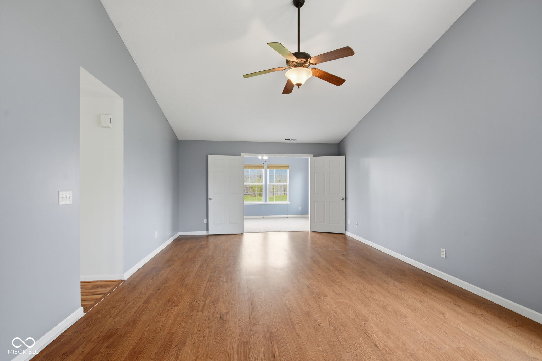 6946 Fair Ridge Drive Indianapolis, IN 46221 - Photo 4 of 30