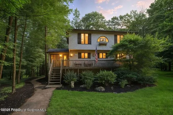 $479,000 | 57 Woodcrest Lane, Lake Ariel, PA 18436