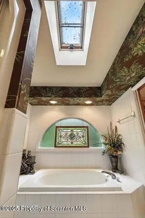 $479,000 | 57 Woodcrest Lane, Lake Ariel, PA 18436