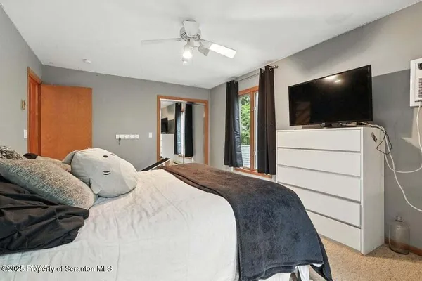 $479,000 | 57 Woodcrest Lane, Lake Ariel, PA 18436