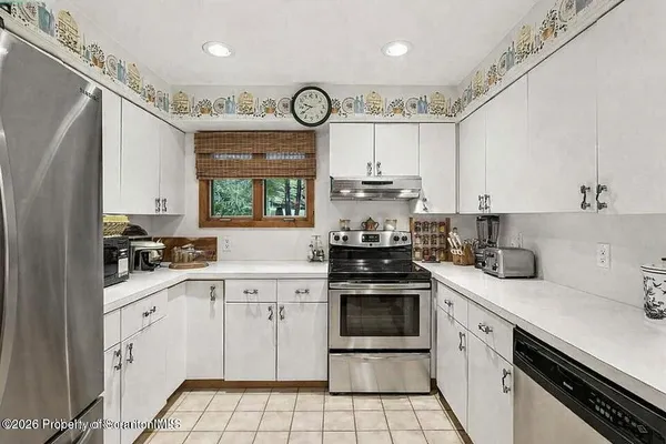 $479,000 | 57 Woodcrest Lane, Lake Ariel, PA 18436