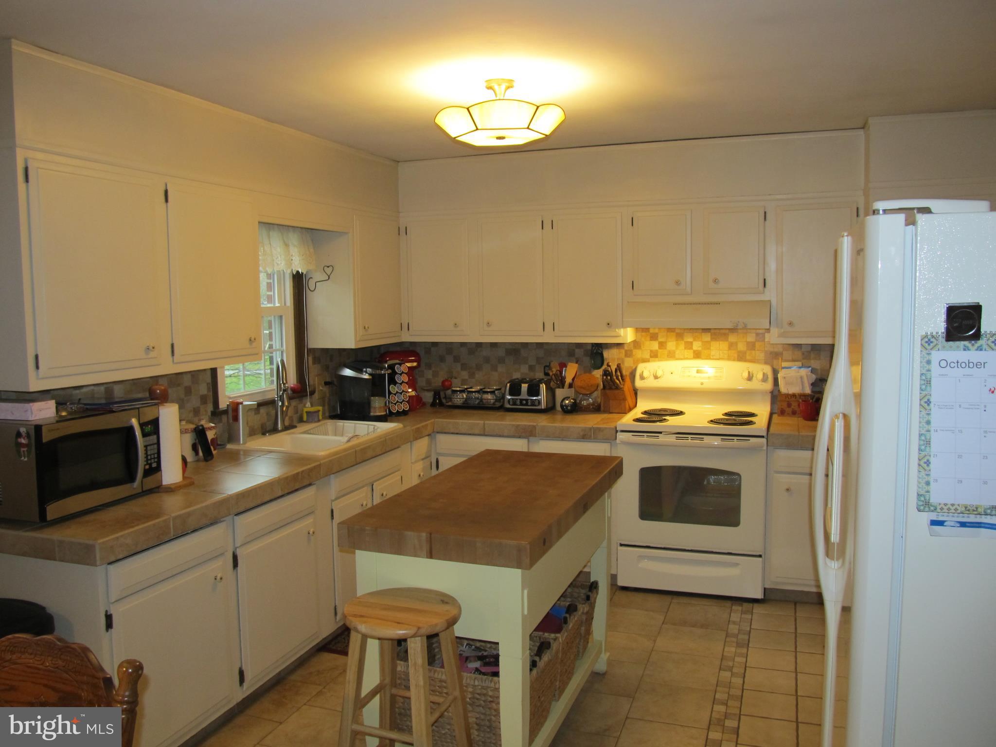 225 Knoxlyn Road Gettysburg, PA 17325 - Photo 5 of 35 Gallery Image 5