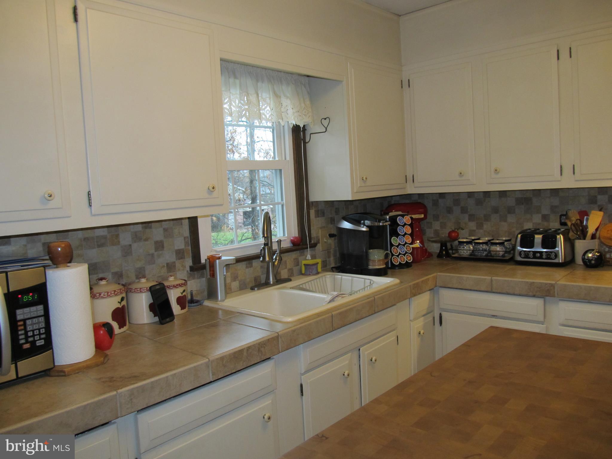 225 Knoxlyn Road Gettysburg, PA 17325 - Photo 6 of 35 Gallery Image 6