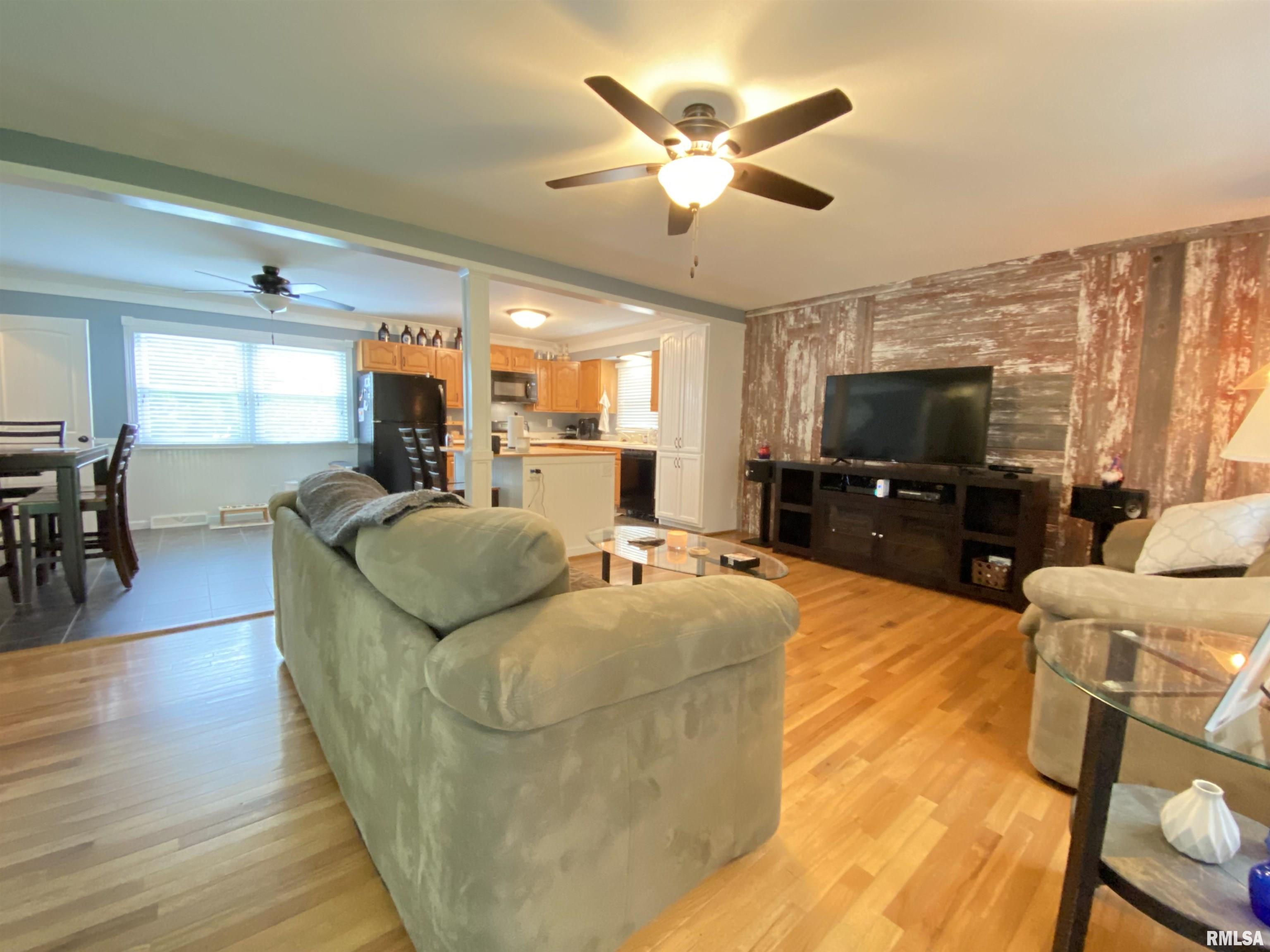 16 Archer Avenue Springfield, IL 62704 - Photo 3 of 23 Gallery Image 3