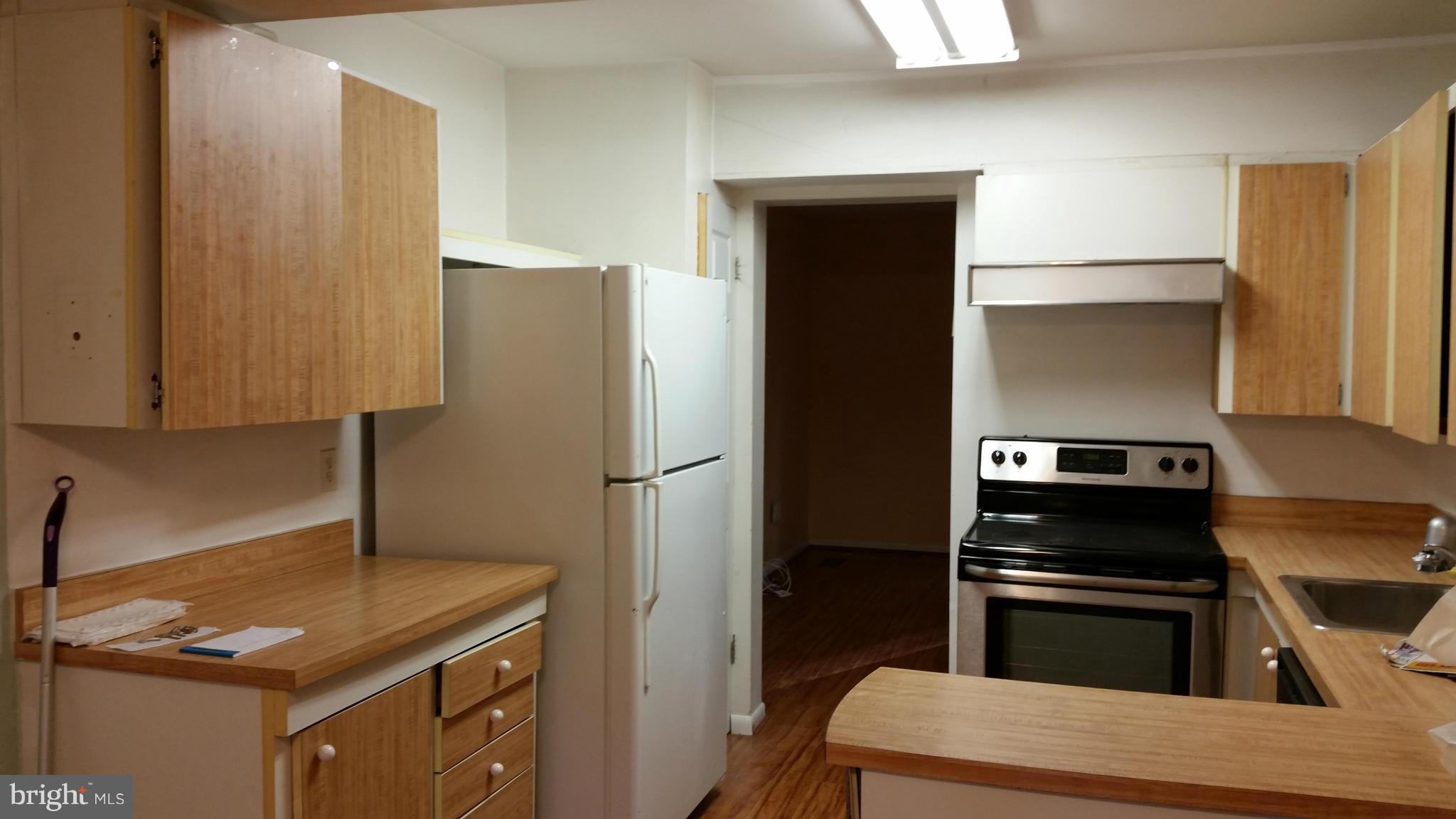 2835 Baneberry Court Baltimore, MD 21209 - Photo 4 of 27 Kitchen