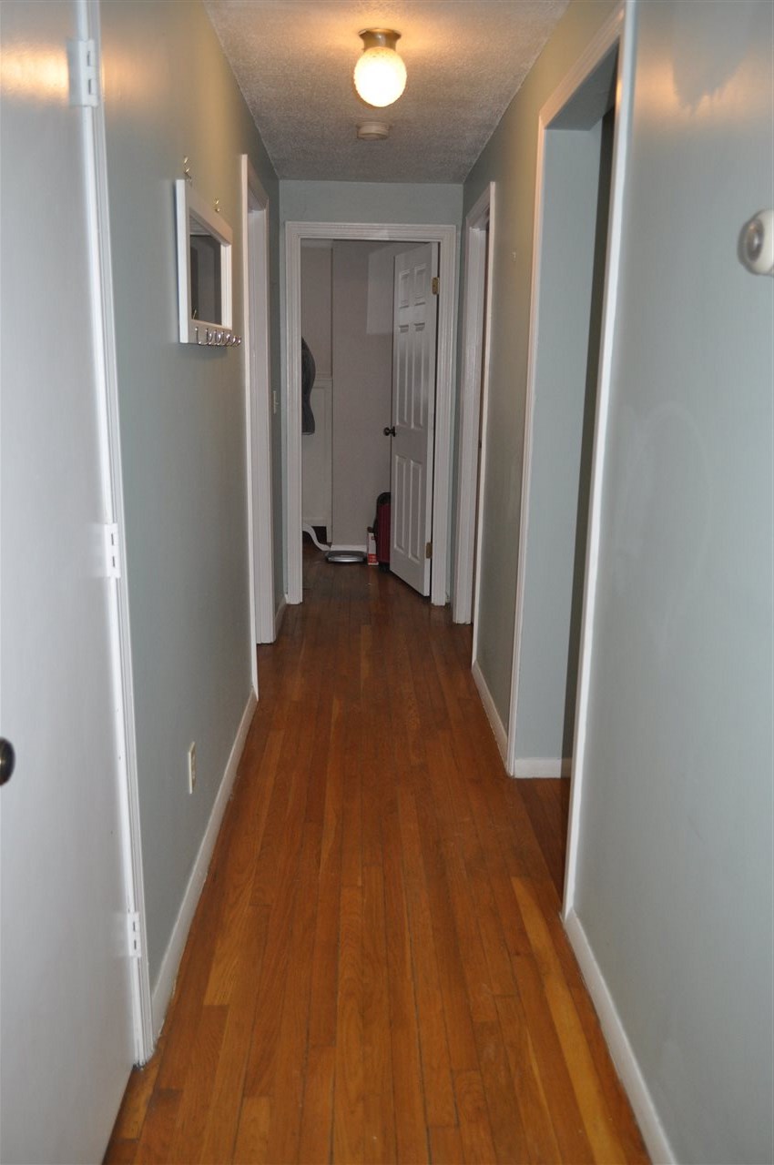 72 Hovey Road Londonderry, NH 03053 - Photo 17 of 30