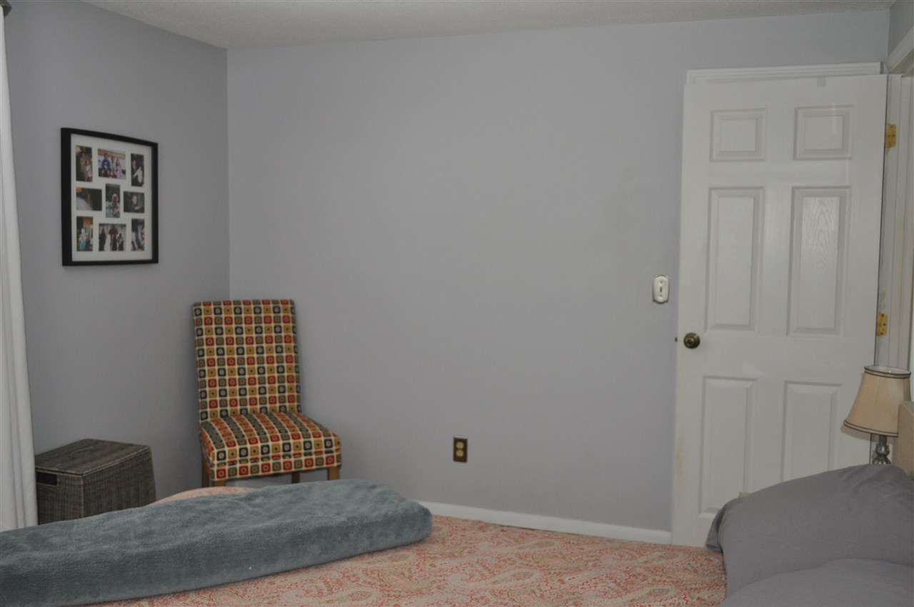72 Hovey Road Londonderry, NH 03053 - Photo 21 of 30