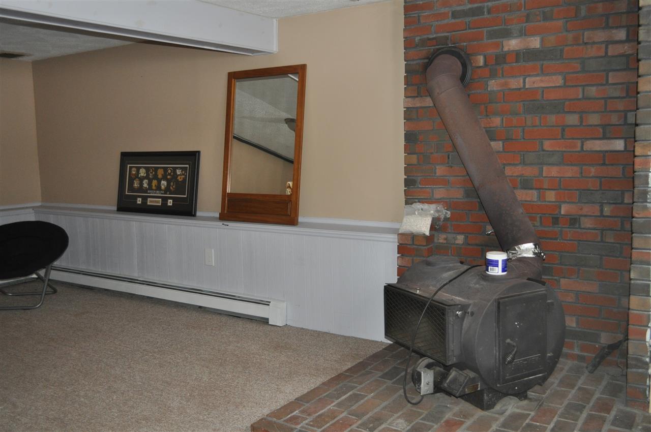 72 Hovey Road Londonderry, NH 03053 - Photo 25 of 30