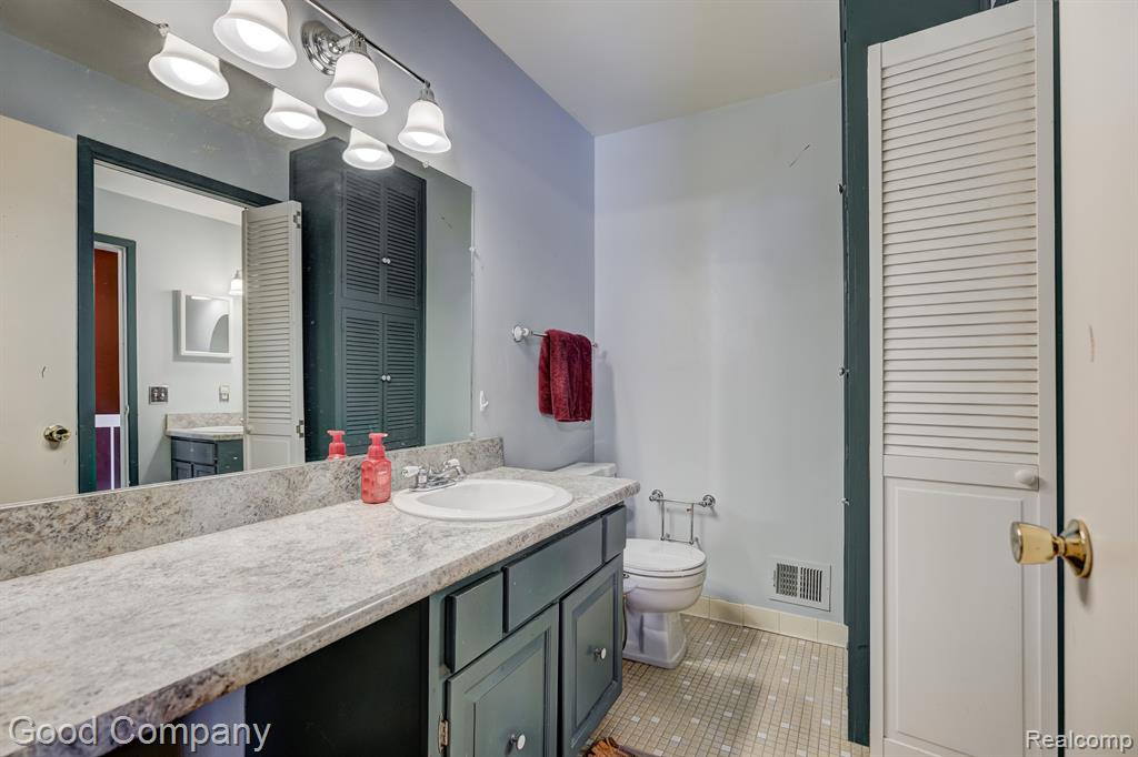 1512 Hidden Valley Lane Rochester Hills, MI 48306 - Photo 17 of 35