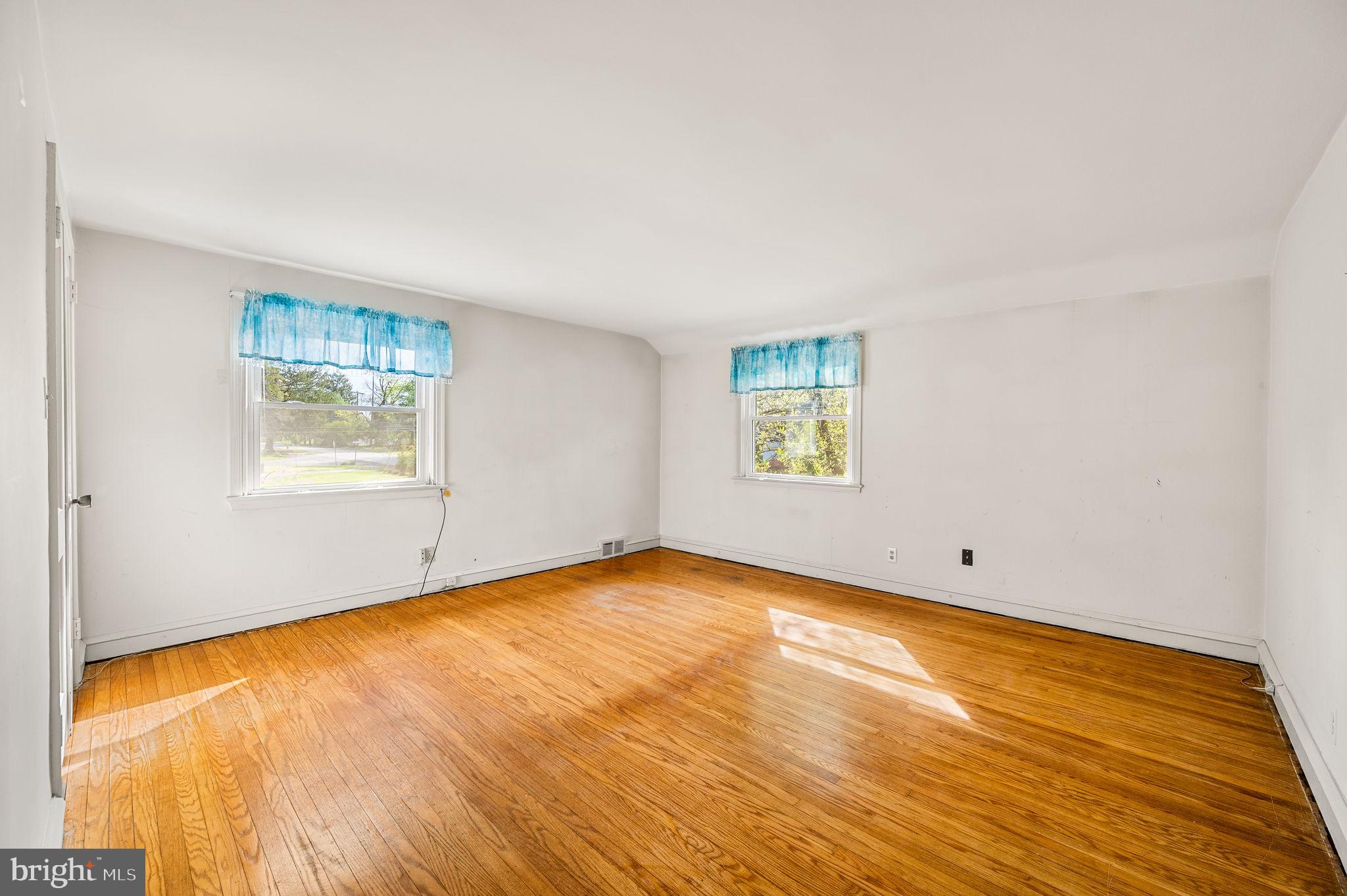 101 East Rose Valley Road Wallingford, PA 19086 - Photo 23 of 38 an empty room with a window