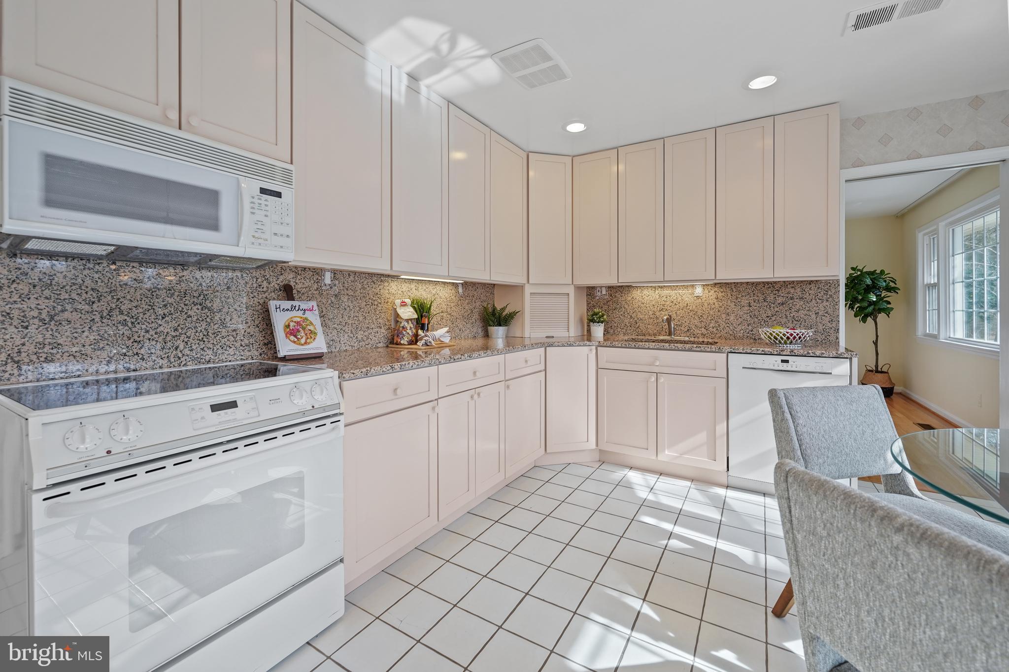 14400 Sandy Ridge Road Silver Spring, MD 20904 - Photo 15 of 62 Kitchen